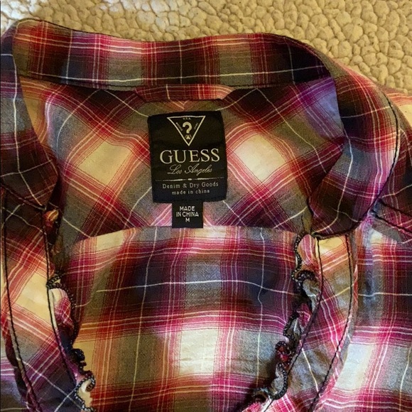 GUESS Plaid Button Up V-Neck 🔥 - Picture 4 of 6